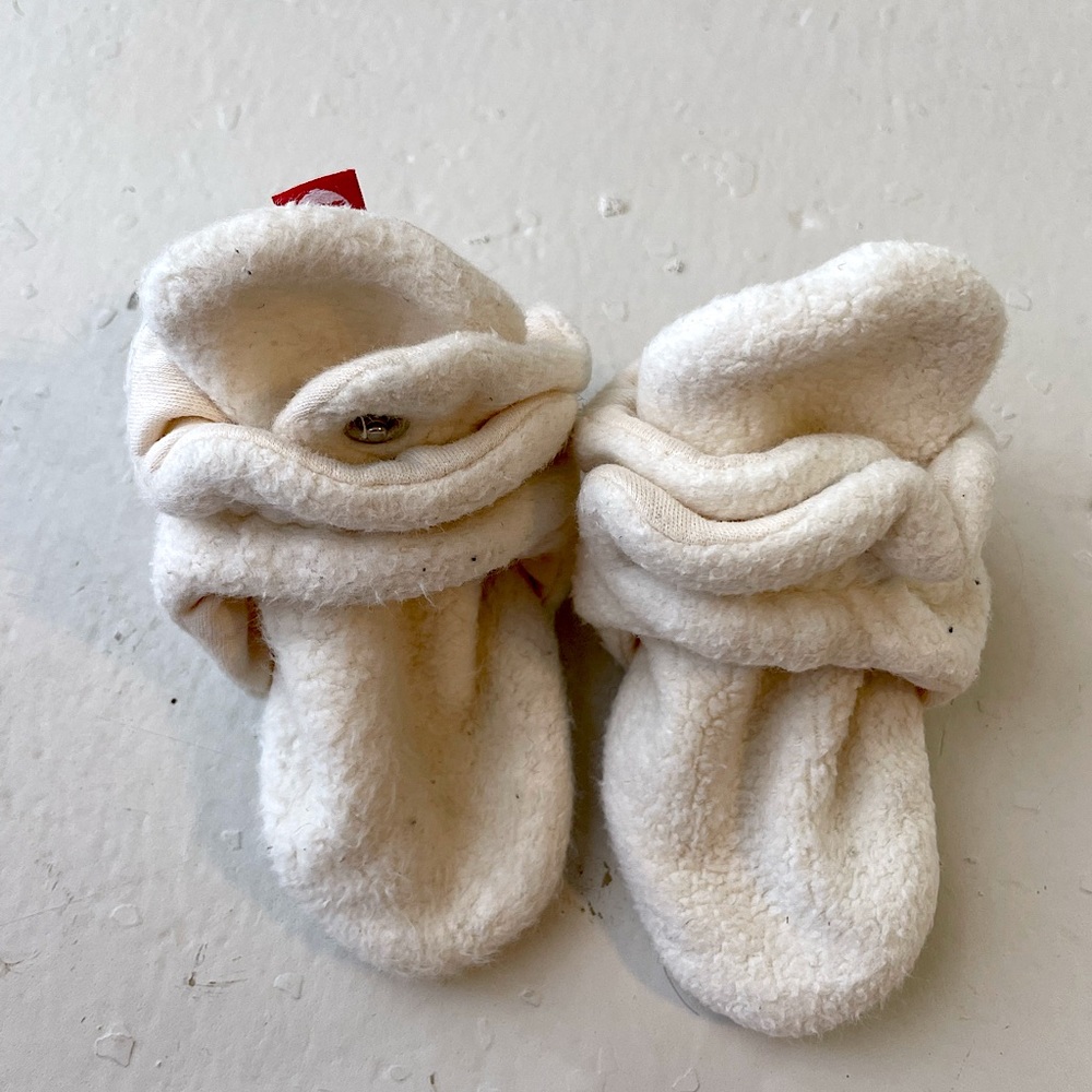 Zutano Unisex Cream Fleece Baby Booties boots with Organic Cotton Lining - Picture 1 of 9